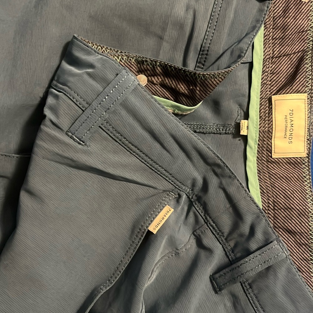 Pre owned 7 diamonds men blue performance shorts